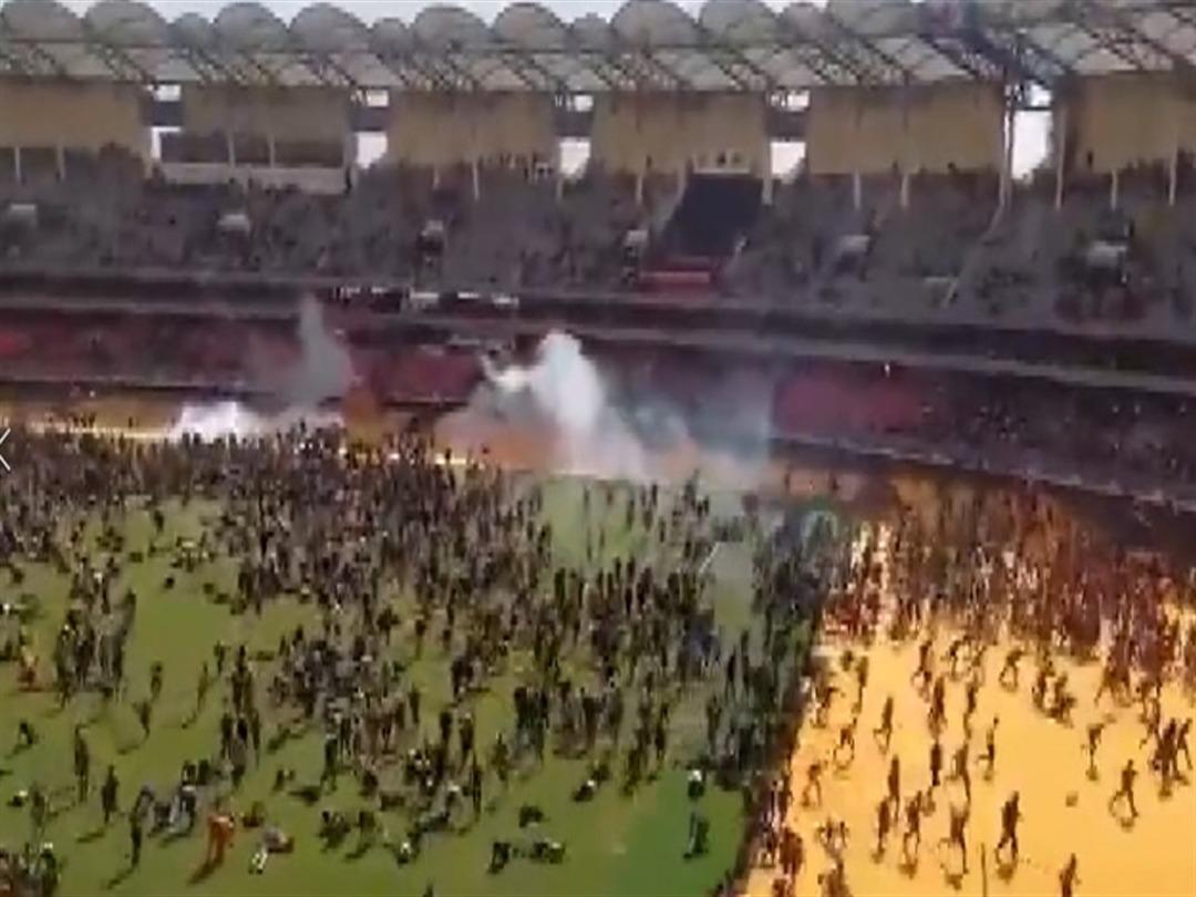 Kenya’da eski Başbakan Raila Odinga nın cenaze töreninde ateş açıldı: En az 4 ölü 5