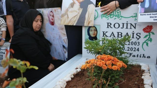 Rojin Kabaiş mezarı başında anıldı