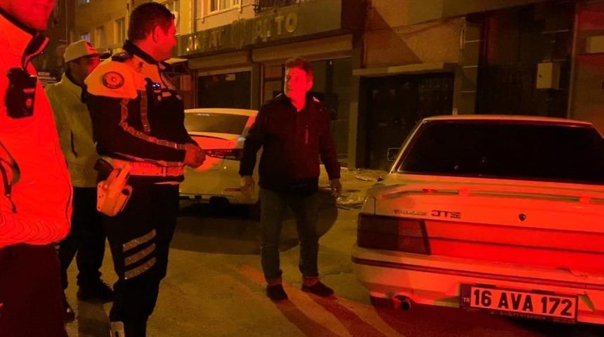 Alkollü yakalanan sürücü aracını öve öve bitiremedi