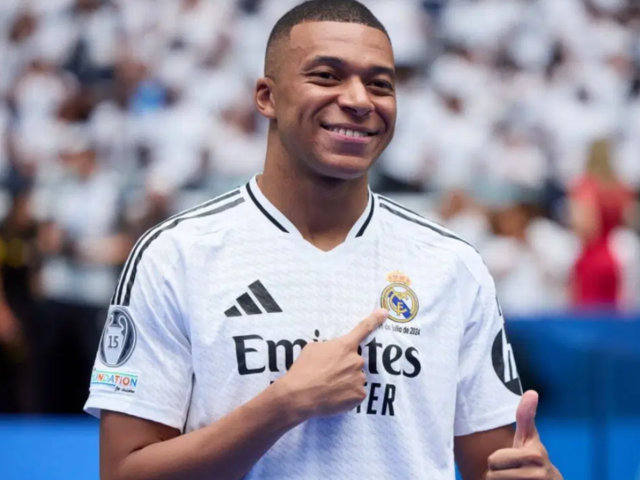 O beğeni sonrası olanlar oldu! Başakşehir'den Kylian Mbappe'ye mesaj