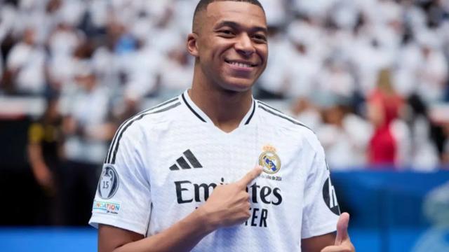O beğeni sonrası olanlar oldu! Başakşehir'den Kylian Mbappe'ye mesaj