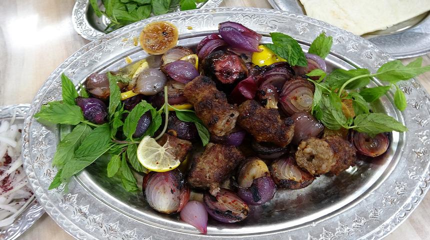 Gribal hastalıklara karşı ilaç: Meşhur soğan kebabı sezonu açıldı! Soğan kebabı nasıl yapılır?