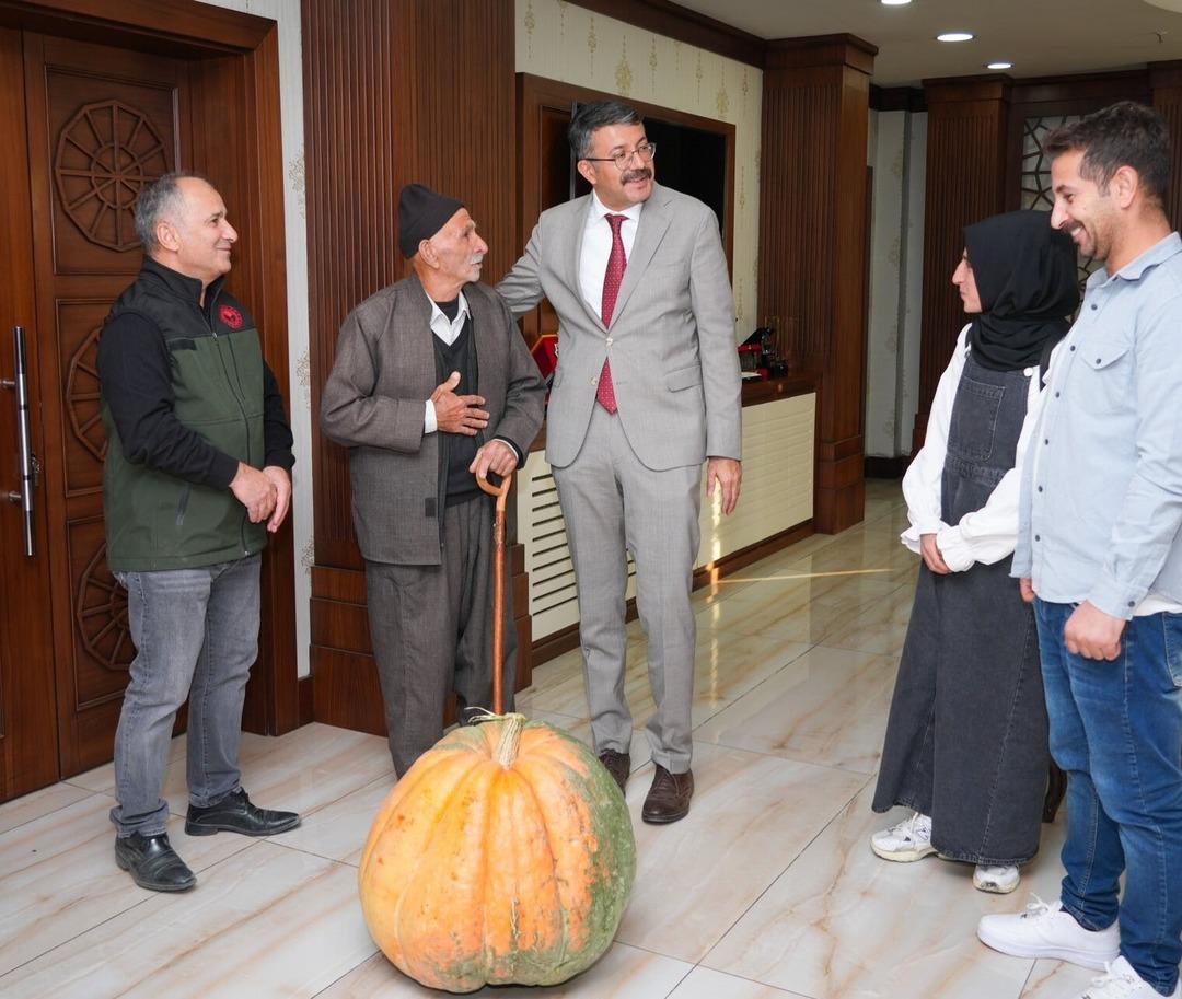 Türkiye nin en büyüğü! Görenleri hayrete düşürdü! 1