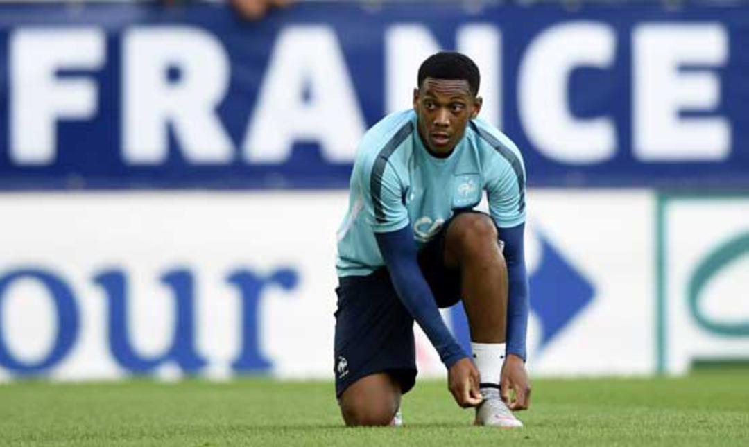 ManU'dan 3 yıldıza 210 milyon euro (700 milyon lira)