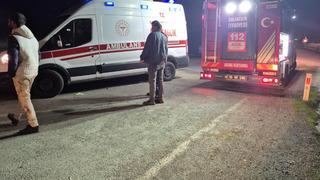 Balıkesir'de yol kenarına uçan otomobilin sürücüsü yaralandı