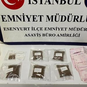 İstanbul'da uyuşturucu ticareti yapan 3 şüpheli suçüstü yakalandı