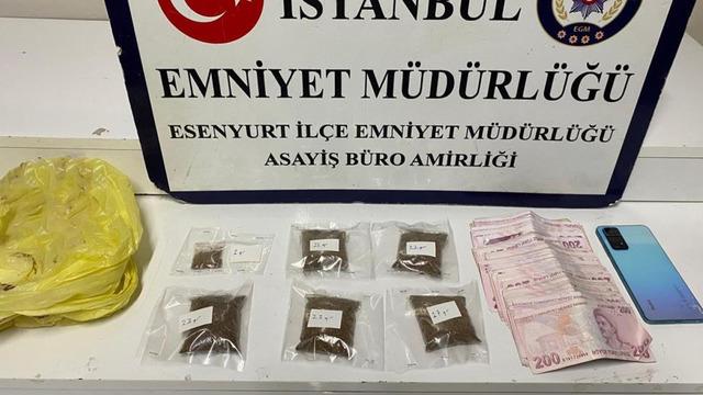 İstanbul'da uyuşturucu ticareti yapan 3 şüpheli suçüstü yakalandı