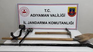 Define arayan şahıslar jandarmaya yakalandı