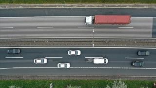 Binlerce levha söküldü, yüzlerce noktada hız limitleri değişti! O yollarda sadeleşme dikkat çekti