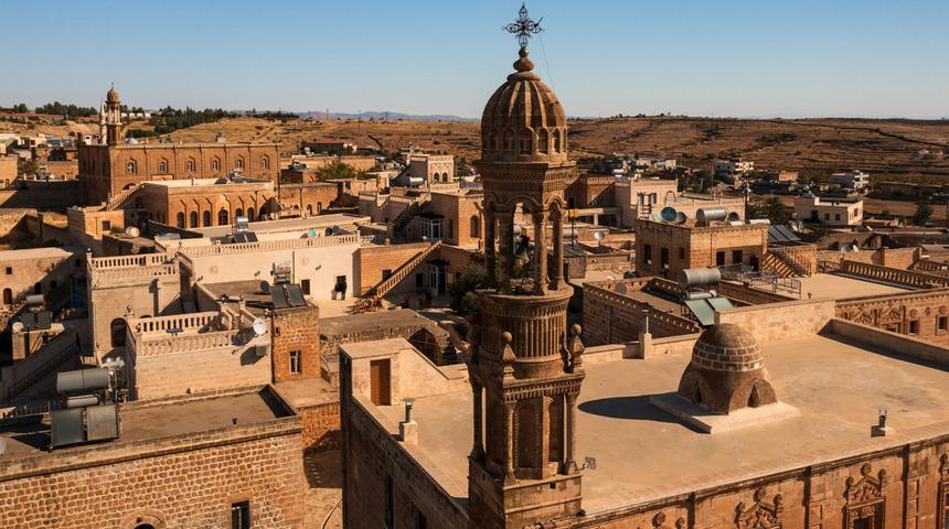 Türkiye Kültür Yolu Festivali'nde yeni rota Mardin: 45 bin sanatçı, 7 bölge, 20 şehir! Bakan Ersoy: 2026’da festival coşkusu 50 şehre ulaşacak