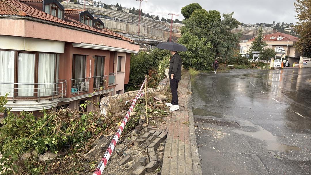 Yer: Sarıyer... TIR, çocuk parkına böyle devrildi: O sırada öğrenciler... 5