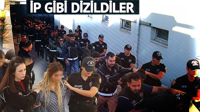 Karışmadıkları suç yok! 'Bayğaralar'a operasyonda son perde: İp gibi dizildiler