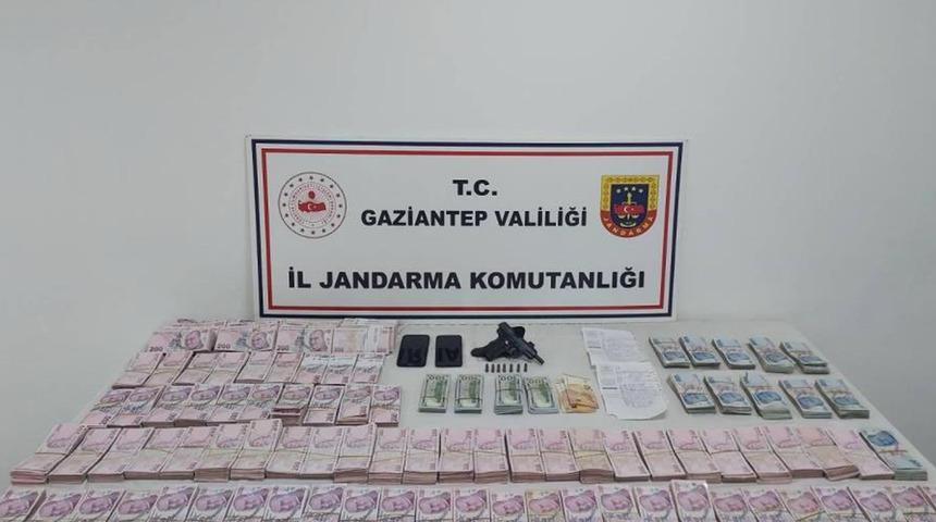 Gaziantep'te 34 bin litre kaçak akaryakıt ele geçirildi