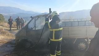 Burdur'da yanan kamyonet kullanılmaz hale geldi