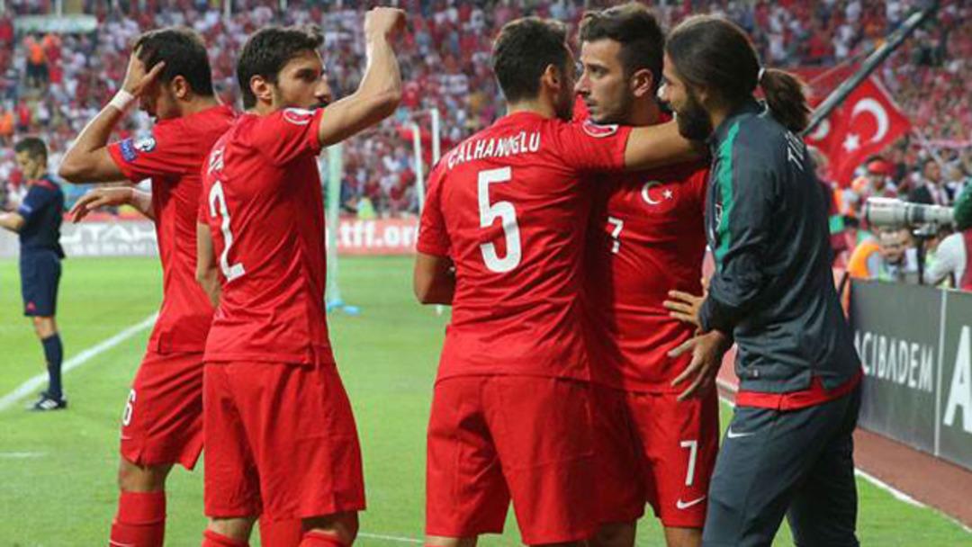 Spor yazarları T&uuml;rkiye-Hollanda ma&ccedil;ını değerlendirdi