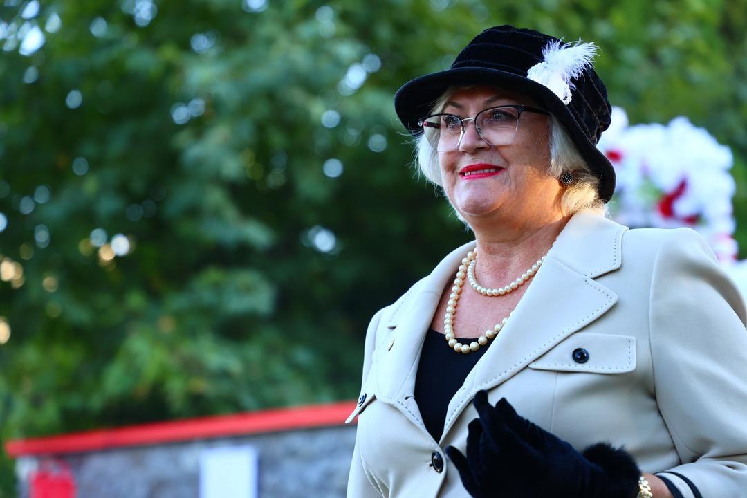 Elazığ Hipodromu nda Cumhuriyet defilesi! 70’ini aşan kadınlar Cumhuriyet zerafetini yansıttılar: "Atatürk ün bize açtığı yolda gidiyoruz" 2