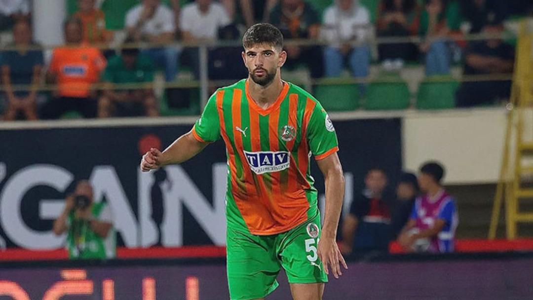 Lucescu dan sürpriz hamle: Ümit Akdağ Romanya Milli Takımı na mı? 2