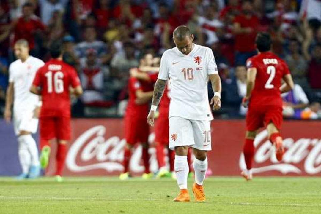 FLAŞ! G.Saray&lsquo;da Sneijder depremi!