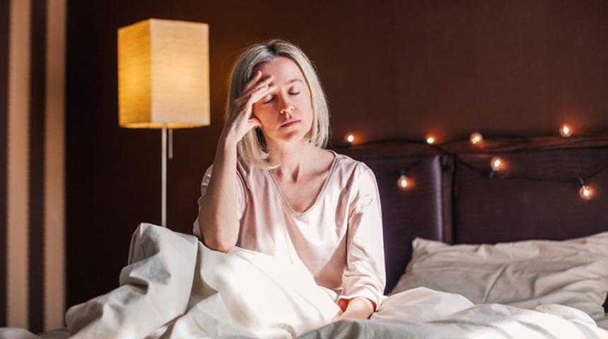 Sinirlilik, unutkanlık, uykusuzluk: Menopozun bu yüzüne dikkat! Uzman isimden menopoz döneminde dikkat edilmesi gereken 4 altın kural...
