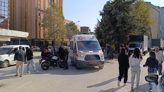 Motosiklet ile bisiklet çarpıştı: 2 yaralı 1