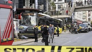 İETT otobüsünün çarpması sonucu hayatını kaybeden 2 çocuk annesi Deniz Şengül toprağa verildi