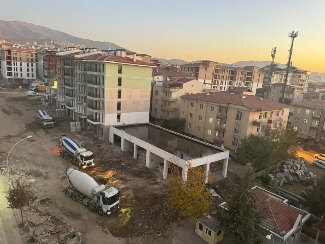 Malatya’da rezerv alandaki inşaat suyla doldu, tahliye için duvar delindi 1