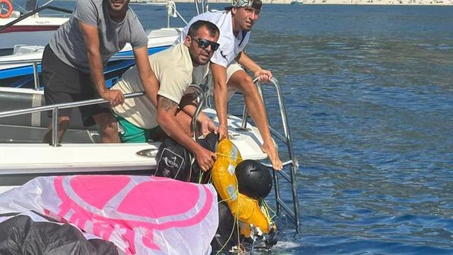 Fethiye'de yamaç paraşütü kazasında yaralanan Alman pilot hayatını kaybetti