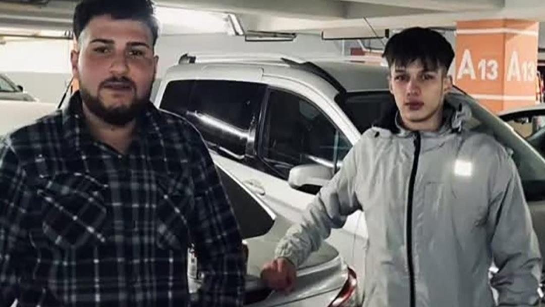 Hatay’da menfezde cesetleri bulunan 2 arkadaş toprağa verildi 1