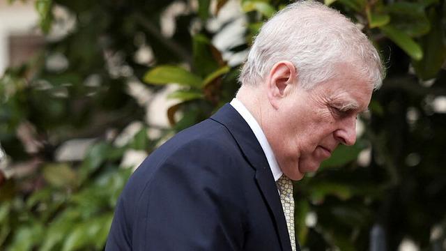 Kralı Charles ile görüşen Prens Andrew, kraliyet unvanlarından vazgeçti! Epstein iddiaları ve skandallarla gündeme gelmişti