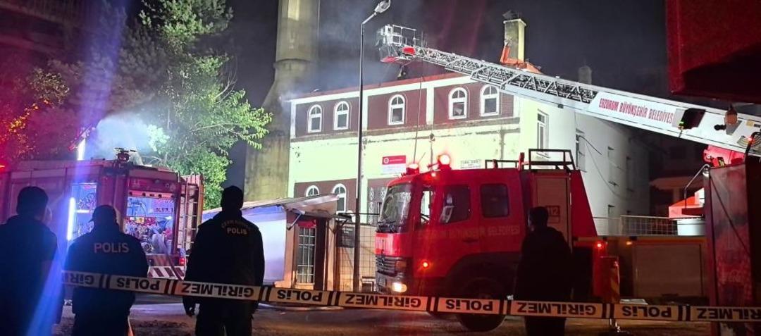 Erzurum da korkutan camii yangını! Ekipler müdahale etti 1