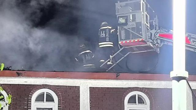 Erzurum'da korkutan camii yangını! Ekipler müdahale etti