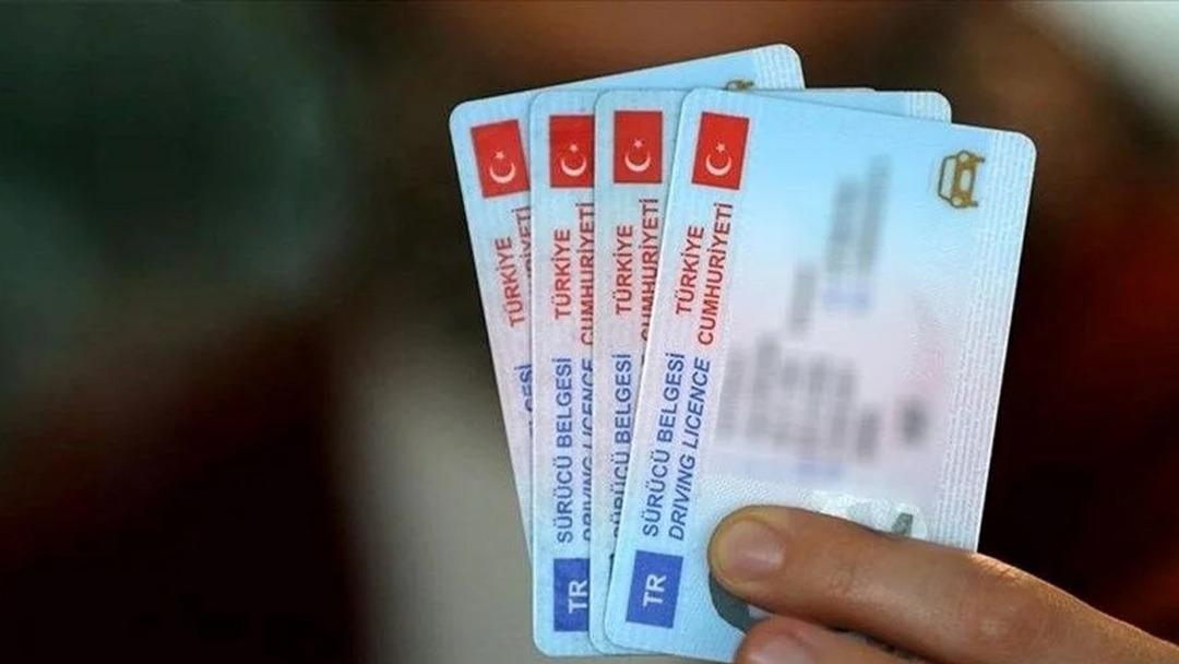 Eski tip ehliyetler için son gün yaklaşıyor! 1 Kasım da geçerliliğini yitirecek 1