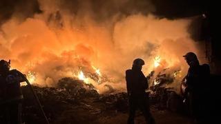 Denizli’de bir iş yeri alev alev yandı