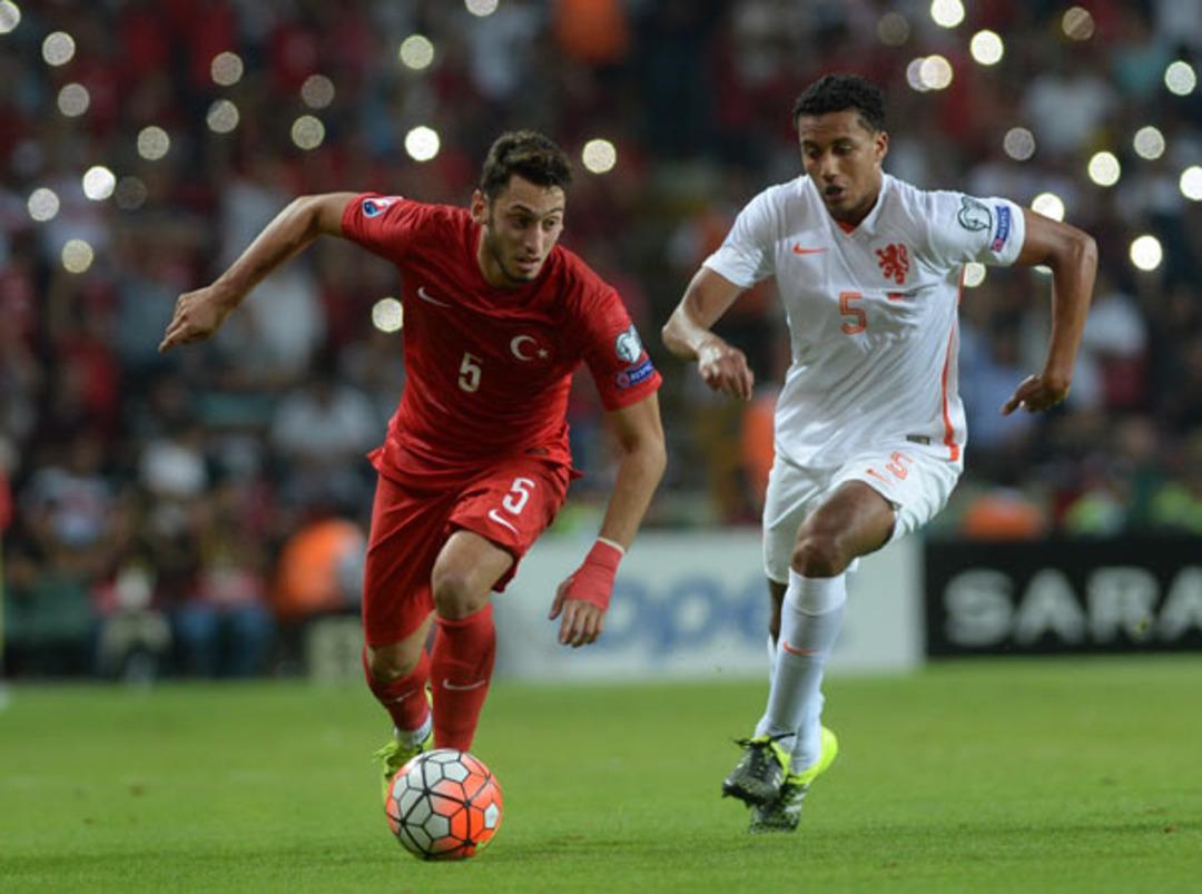 Hakan &Ccedil;alhanoğlu i&ccedil;in &ccedil;ılgın teklif!