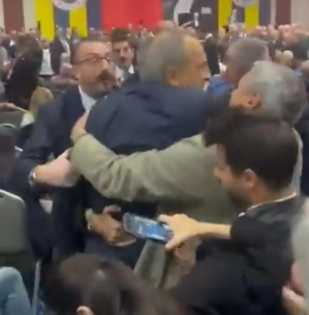 Fenerbahçe Divan Kurulu nda kavga: Seni sokağa çıkartırsam şerefsizim! 2