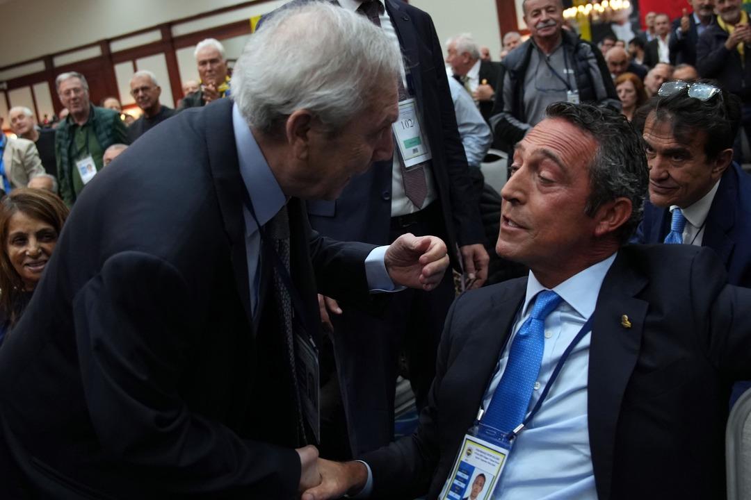 Fenerbahçe eski başkanları arasındaki diyalog dikkat çekti! Aziz Yıldırım  Ali Koç'un yanağından makas aldı: "Beni unut" - Fenerbahçe (FB) Haberleri