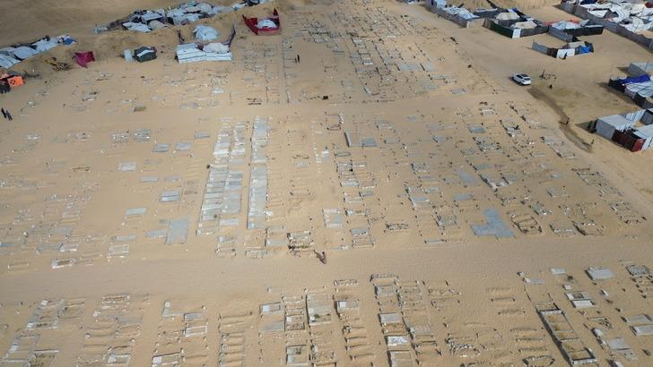 Gazze'de yürek burkan görüntü! Mezarlıklarda boş yer kalmadı G5