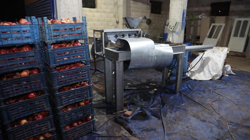 Kilis'te hijyen kurallarına uymayan nar ekşisi imalathanesi kapatıldı