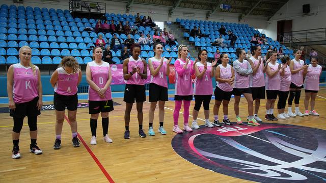 Pembe formalarla sahaya çıktılar: “Spora ne kadar yakınsak, kansere o kadar uzağız