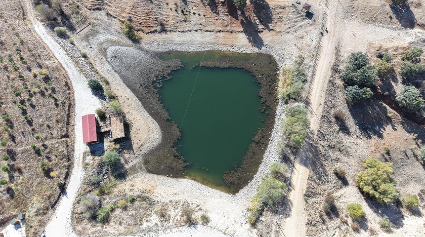 Kuraklık etkili oldu, göletlerde su seviyesi düştü