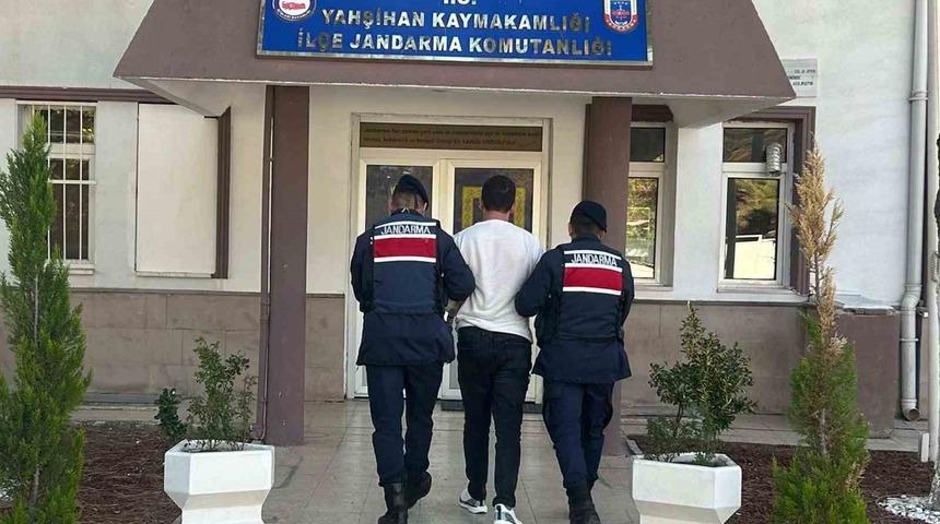 Kırıkkale’de 16 adrese eş zamanlı operasyon: 3 firari hükümlü yakalandı