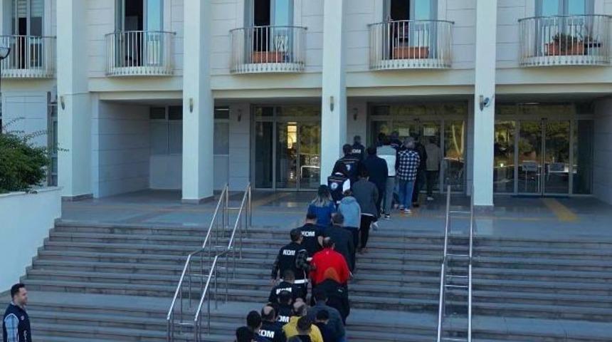 Muğla merkezli göçmen kaçakçılığı operasyonu! Yakalanan 13 şüpheli tutuklandı