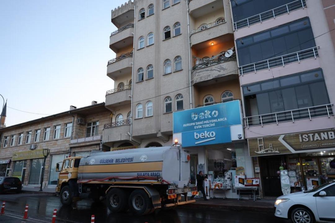 Nevşehir de çöple dolu evde annesinin cesediyle 1 ay yaşadı 1