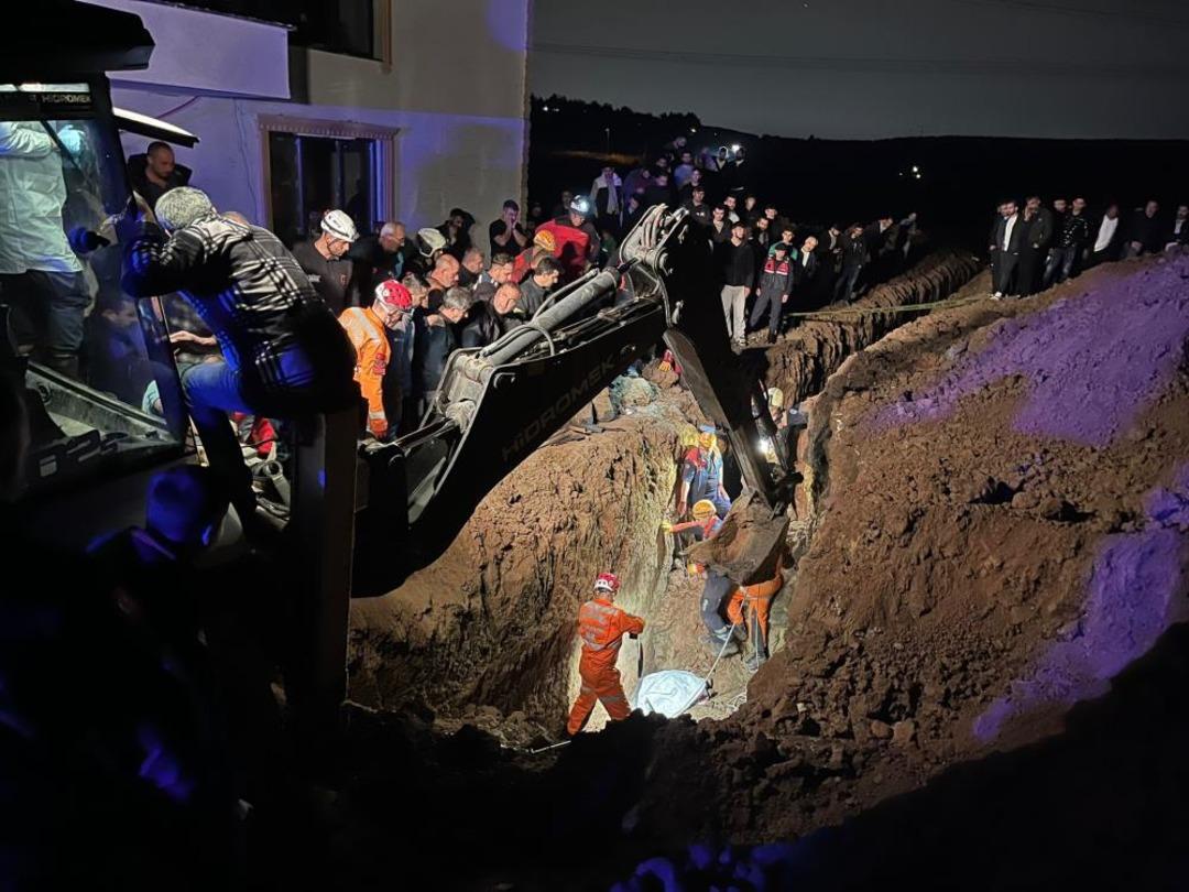 Bursa dan acı haber... Kanalizasyon çukuru kazarken göçük altında kaldılar: 2 kardeş hayatını kaybetti 2