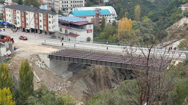 Bilecik'te Hamsu Köprüsü araç trafiğine açıldı
