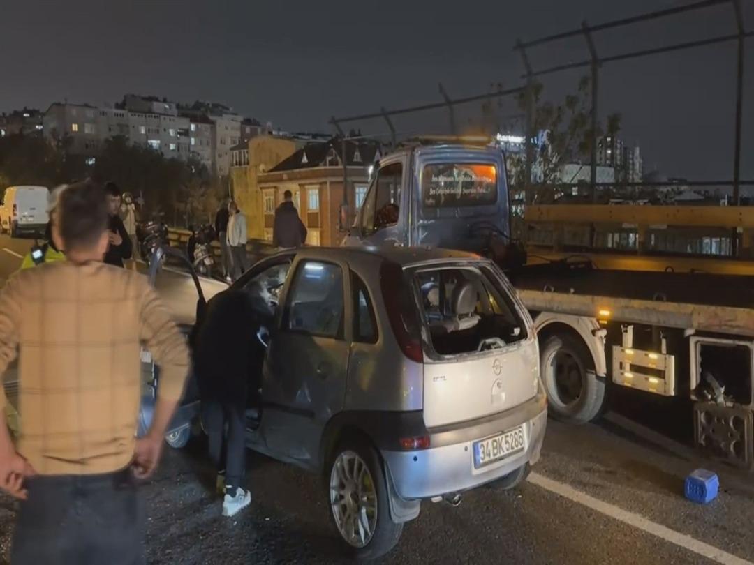 Bayrampaşa da makas attığı iddia edilen sürücü zincirleme kazaya neden oldu 2