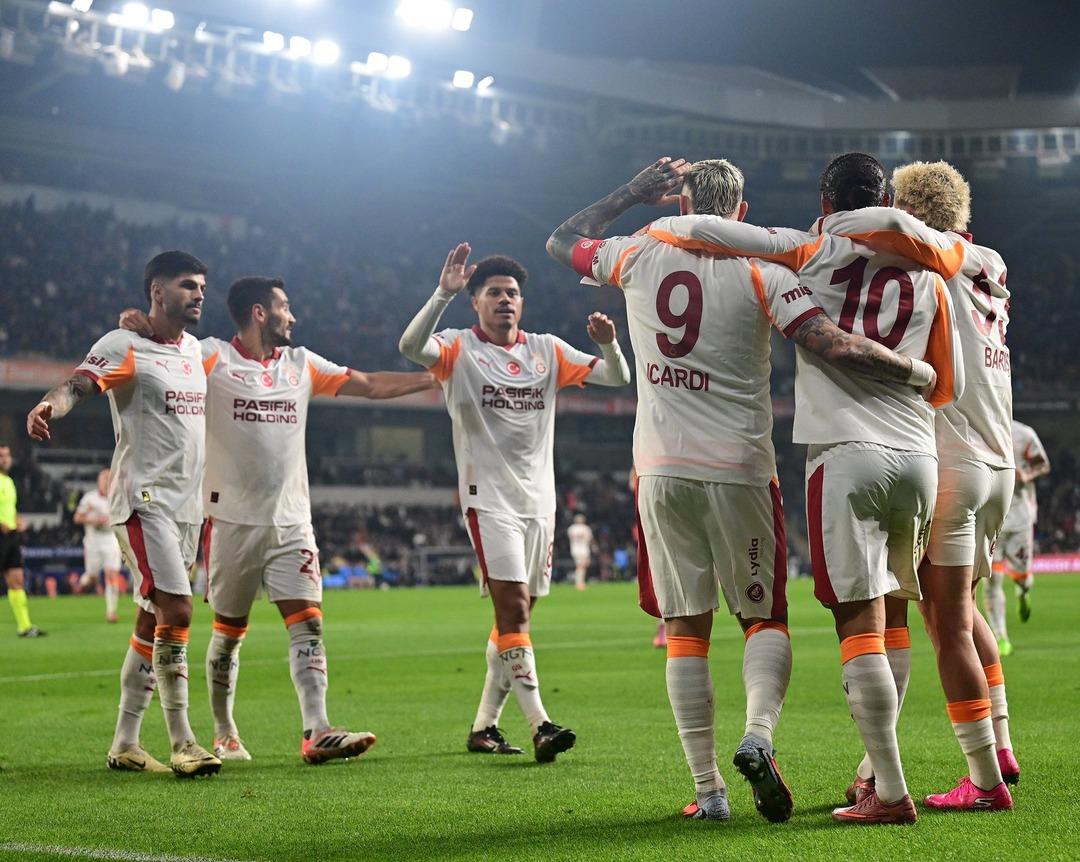 Galatasaray da Leroy Sane 2.5 sene sonra double yaptı! Maç sonu Okan Buruk ve İlkay Gündoğan a özel pay verdi... 3