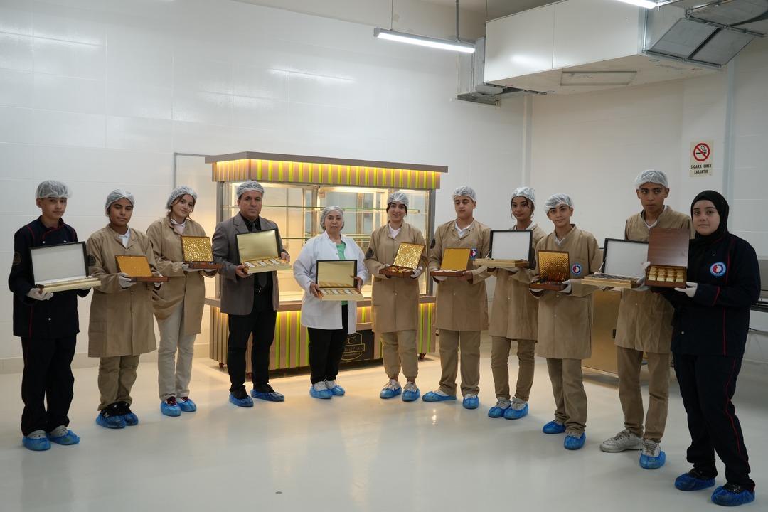 Yılda 3 milyon TL gelir! Fabrika gibi çalışıyor, öğrenip para kazanıyorlar 1