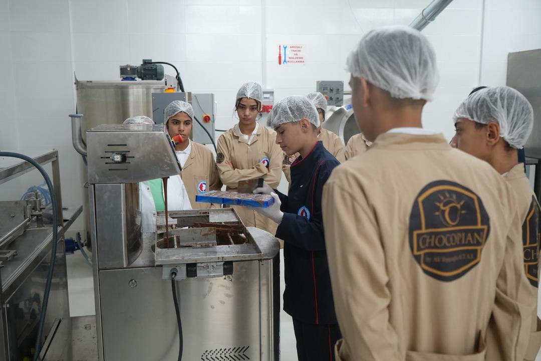 Yılda 3 milyon TL gelir! Fabrika gibi çalışıyor, öğrenip para kazanıyorlar 3