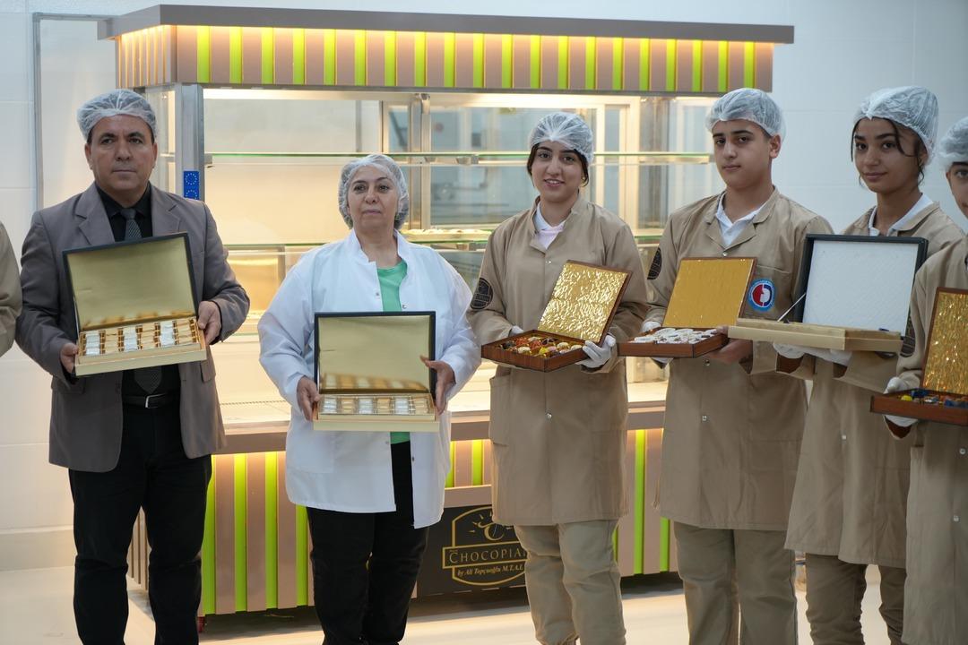 Yılda 3 milyon TL gelir! Fabrika gibi çalışıyor, öğrenip para kazanıyorlar 9